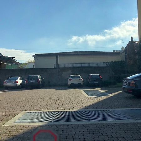 Bergamo Easy Airport Private Parking Apartment Luaran gambar