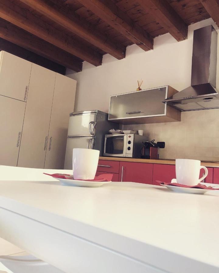 Bergamo Easy Airport Private Parking Apartment Luaran gambar