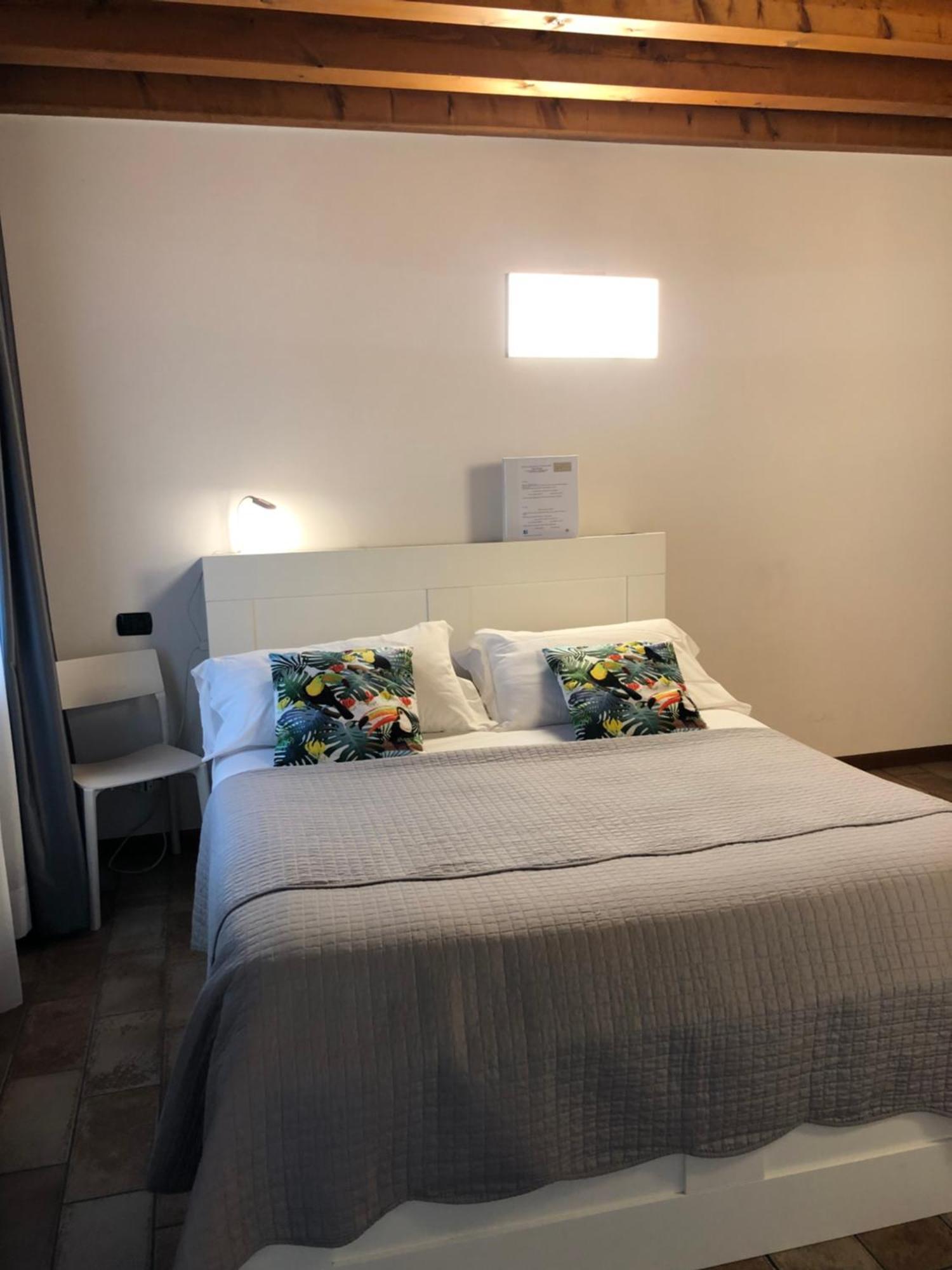 Bergamo Easy Airport Private Parking Apartment Luaran gambar