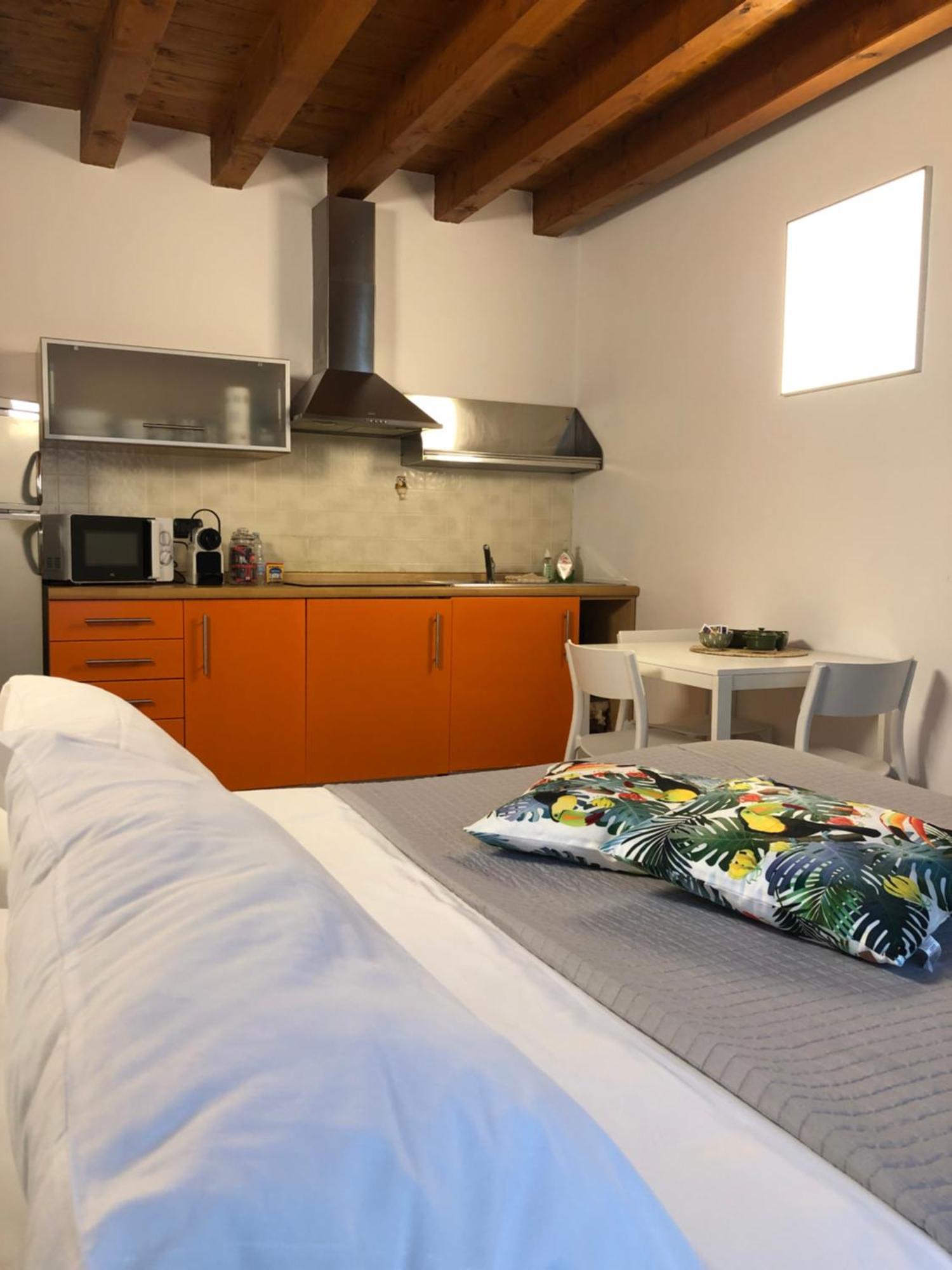 Bergamo Easy Airport Private Parking Apartment Luaran gambar