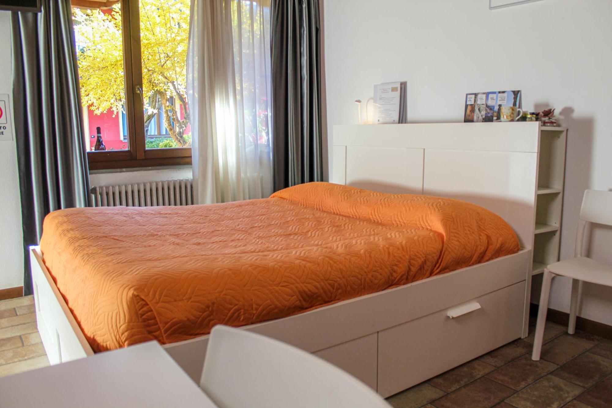 Bergamo Easy Airport Private Parking Apartment Luaran gambar