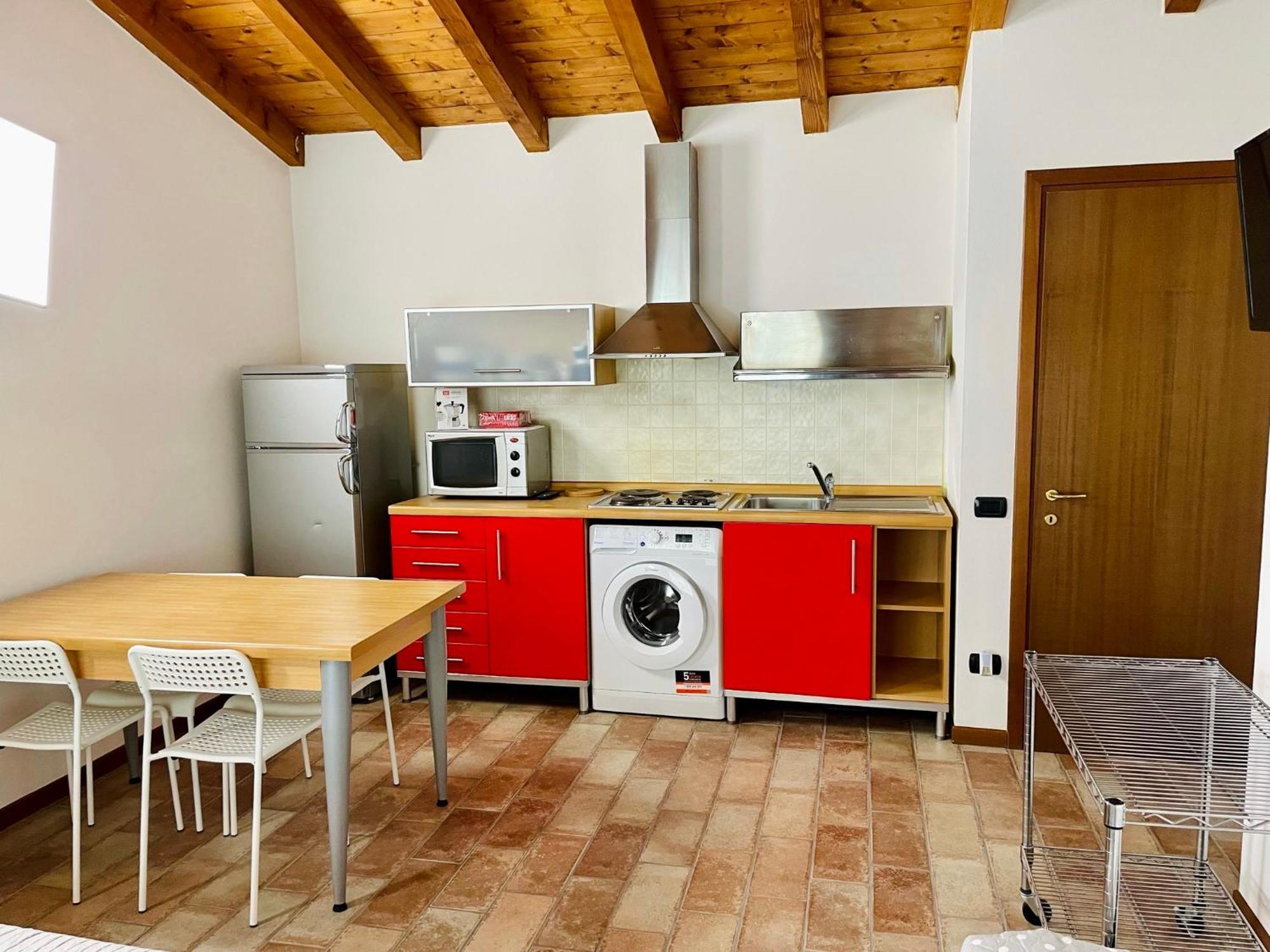 Bergamo Easy Airport Private Parking Apartment Luaran gambar