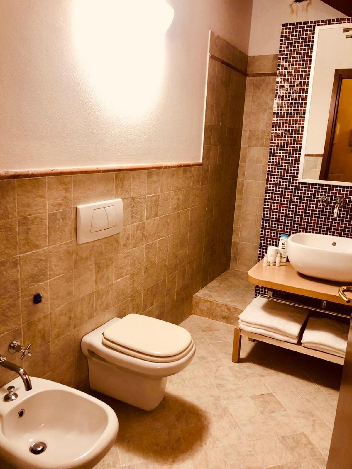 Bergamo Easy Airport Private Parking Apartment Luaran gambar