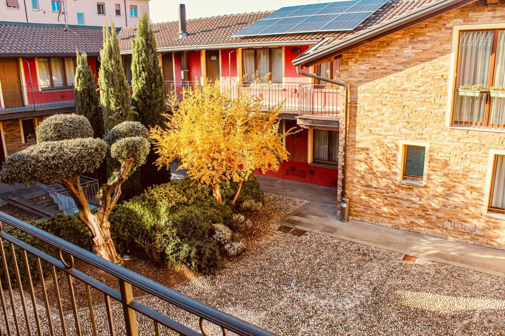 Bergamo Easy Airport Private Parking Apartment Luaran gambar