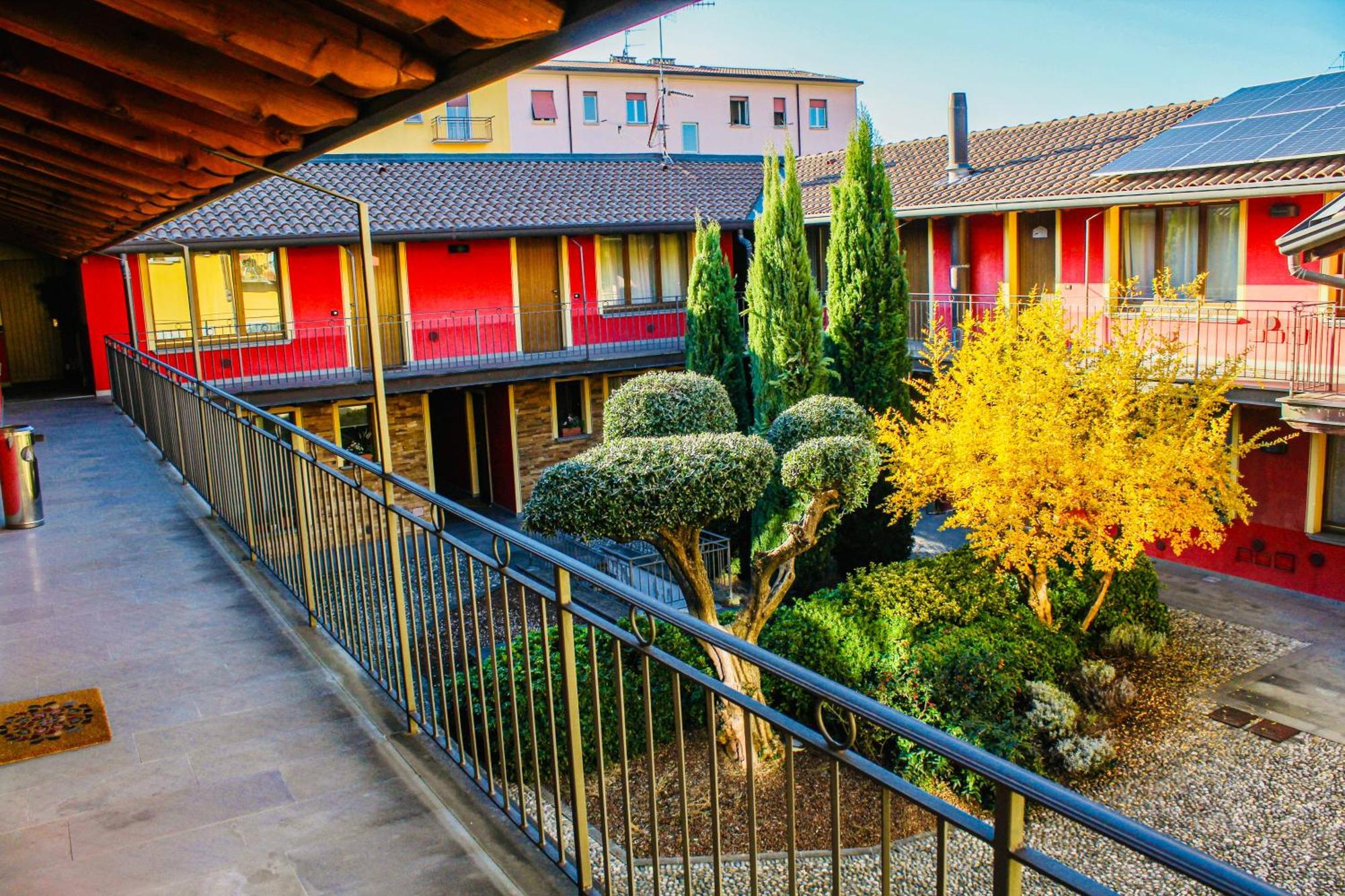 Bergamo Easy Airport Private Parking Apartment Luaran gambar