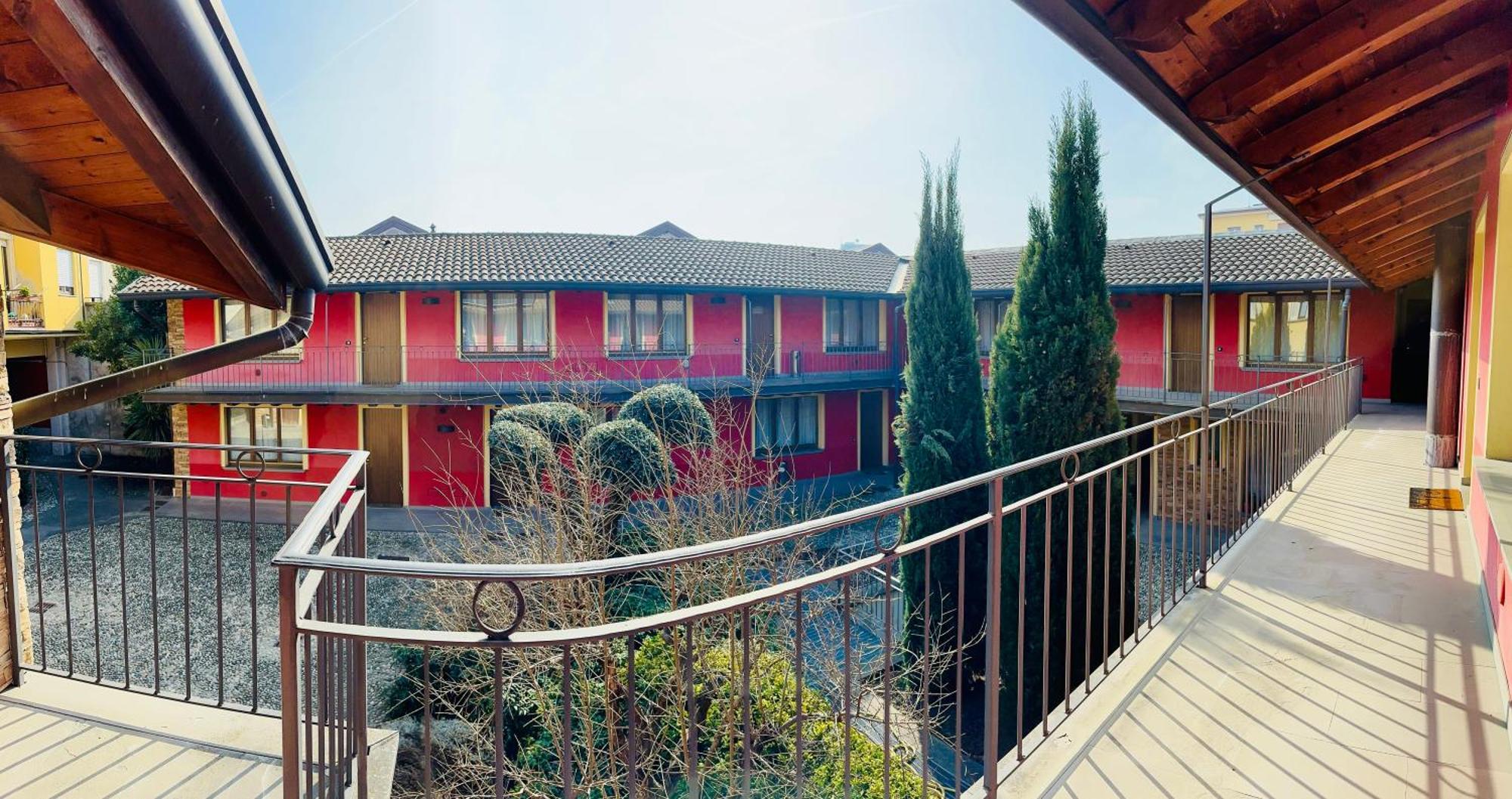Bergamo Easy Airport Private Parking Apartment Luaran gambar