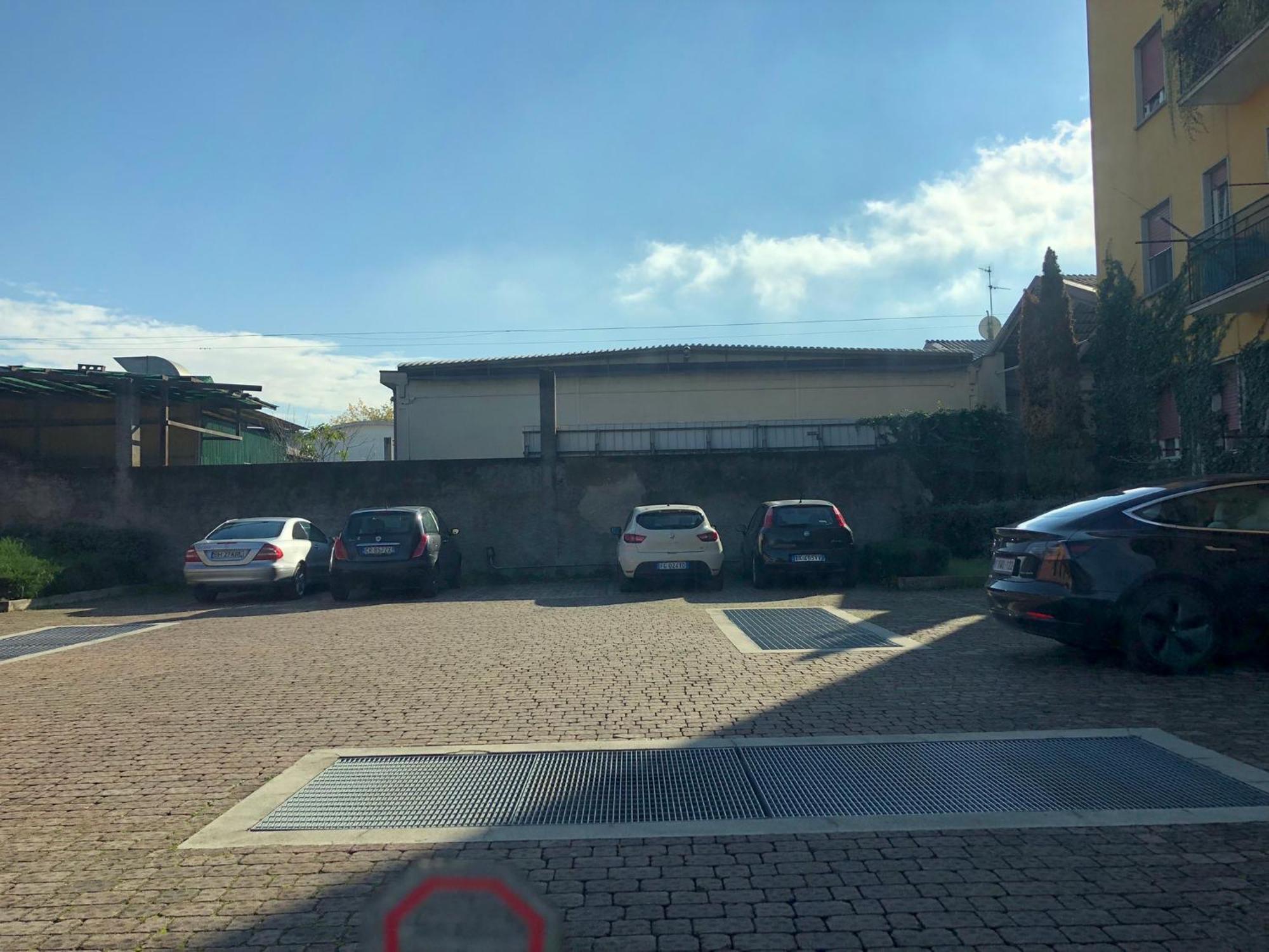 Bergamo Easy Airport Private Parking Apartment Luaran gambar